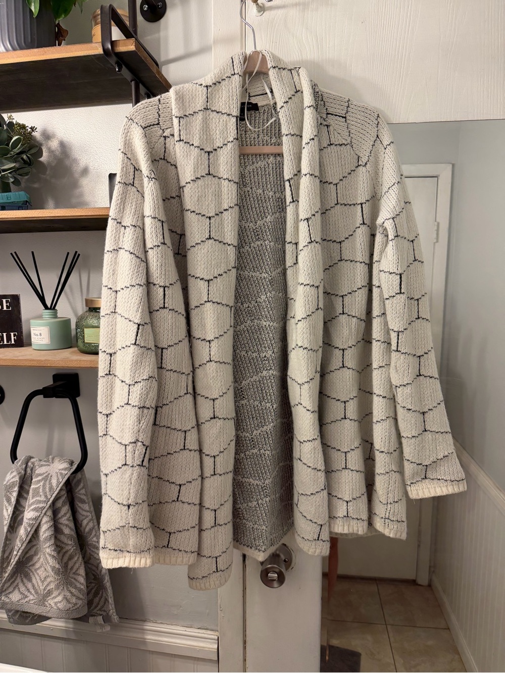 Ann Taylor Cream Open-Front Geometric Knit Cardigan